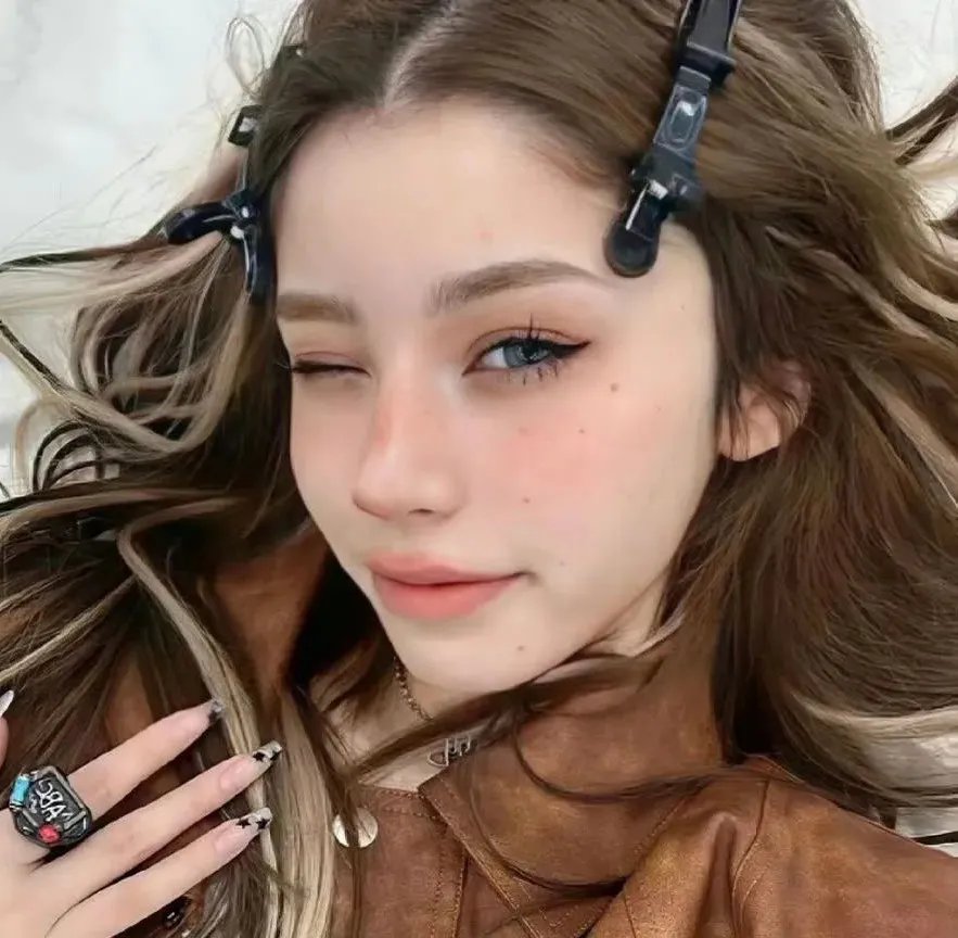 少女佳禾